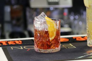 Il Negroni, 100 anni di storia. Negroni cumple 100 años